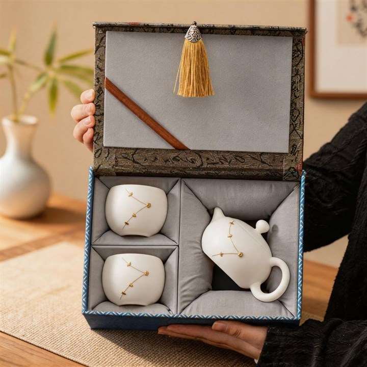 White Porcelain Chinese Tea Set